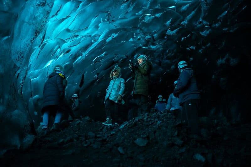 Visite de la grotte de glace bleue naturelle du glacier Vatnajökull depuis Jökulsárlón