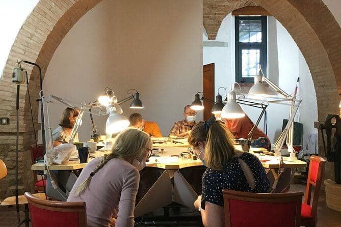 Billet Expérience d'artisanat de bijoux à Todi