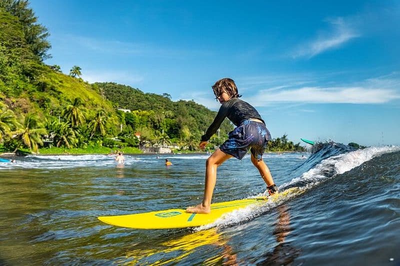 Cours collectif de Surfing Guidé à Tahiti