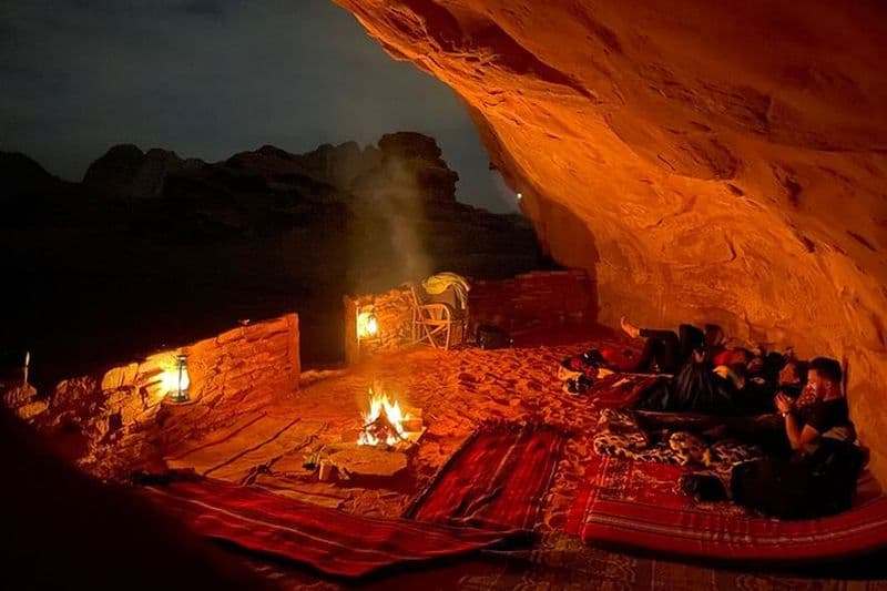 Billet Camping troglodytique du Wadi Rum avec visite en jeep