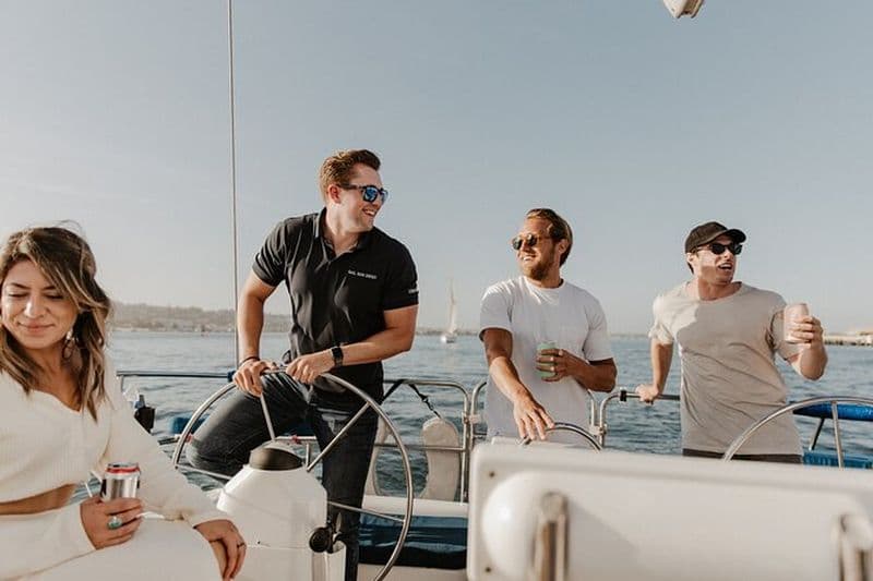 Excursion en voilier au coucher du soleil en petit groupe à San Diego