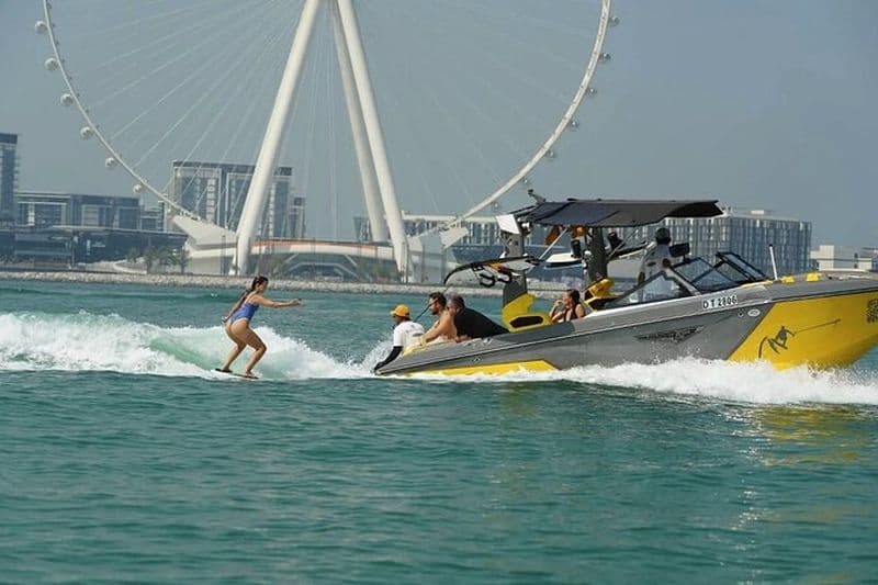 Surf Fun et Aventure à Surf High Dubai