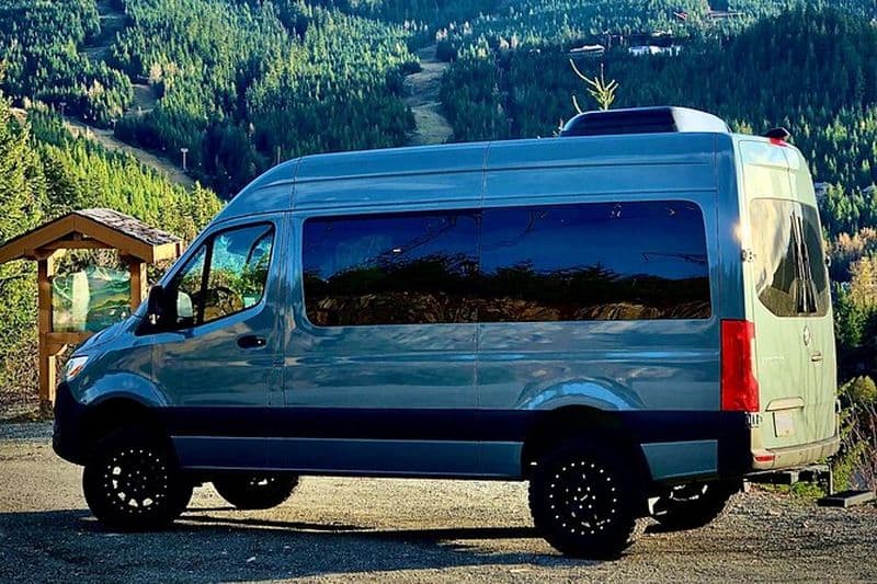 Privé Whistler à YVR – Fourgonnettes 4x4 jusqu’à 8 | Prix primés
