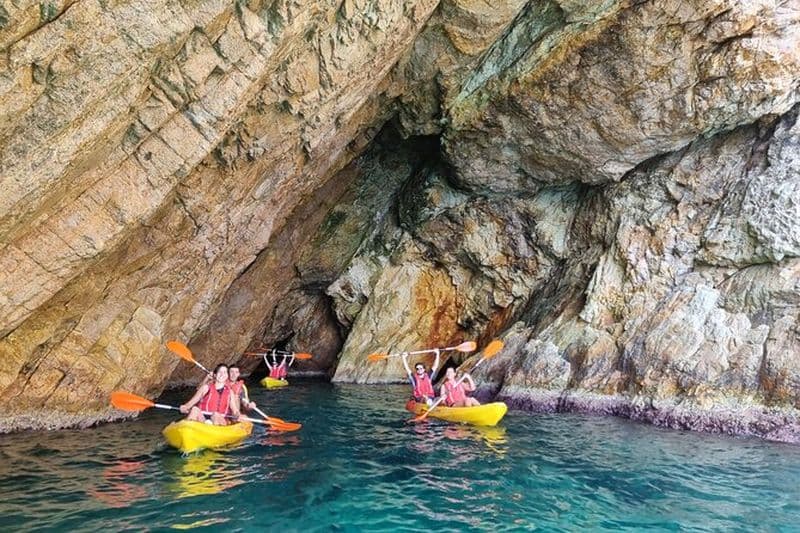 Tossa de Mar : excursion en kayak et plongée avec tuba avec paella au départ de Barcelone