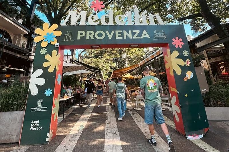 Billet Chasse au trésor à pied guidée à Provenza