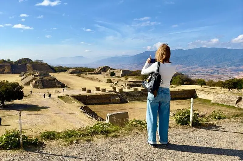 Visite privée de Monte Alban et des alebrijes, de l'argile noire et des textiles