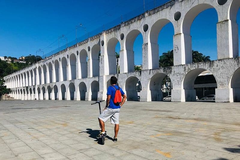 Balade en scooter électrique : Lapa + Santa Teresa + escaliers Selaron