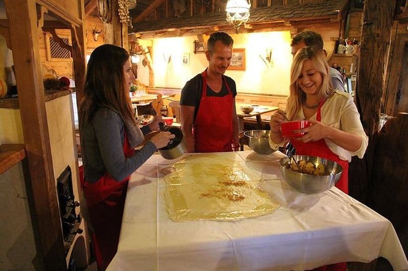 Billet Cours de cuisine autrichienne de strudel aux pommes avec déjeuner à Salzbourg