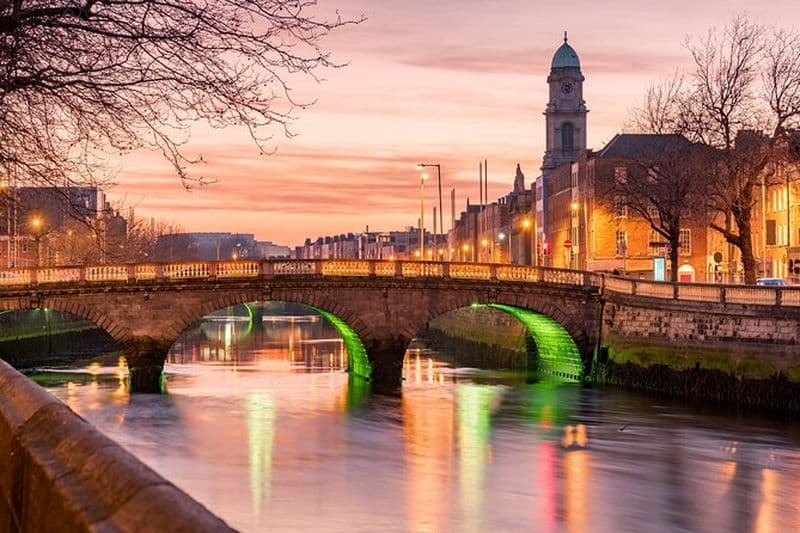 Dublin met en valeur la chasse au trésor et la visite autoguidées