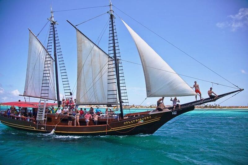 Croisière à la voile pirate et snorkeling d’une matinée à Aruba