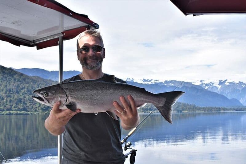 Expérience de charte de pêche de 3 heures au glacier Franz Josef