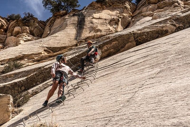Expérience de via ferrata et de rappel à l'est de Zion (1 heure)