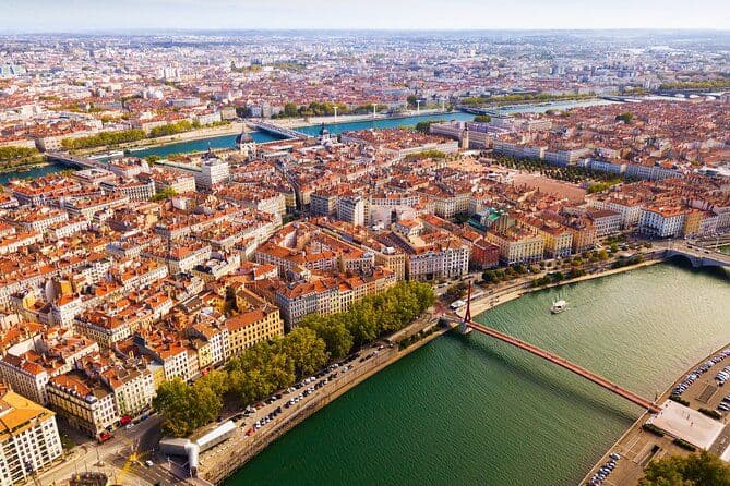 Survolez Lyon en avion privé