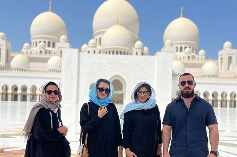 Excursion d'une journée complète à Abu Dhabi avec photographie gratuite