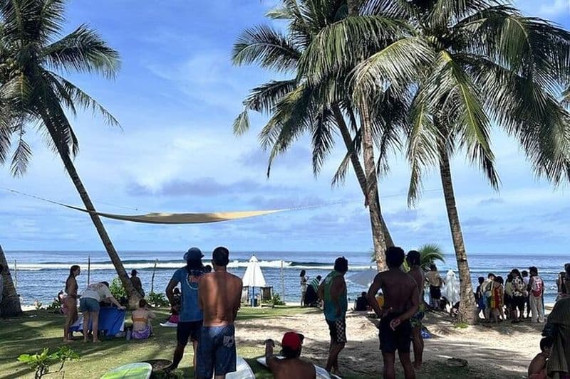 Cours de surf gratuits toute la journée au nord de Siargao