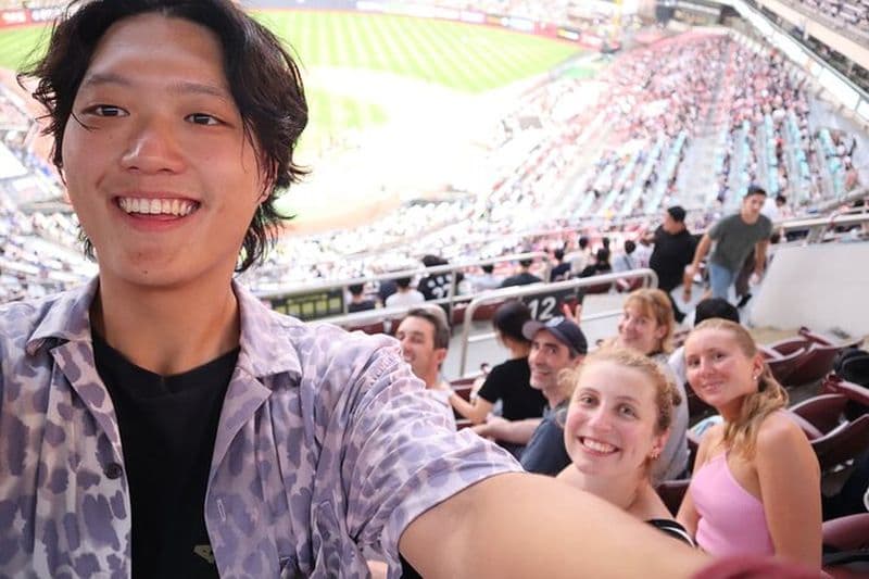 Séoul:Excursion d'une journée avec visite de la forteresse, dîner, match de baseball