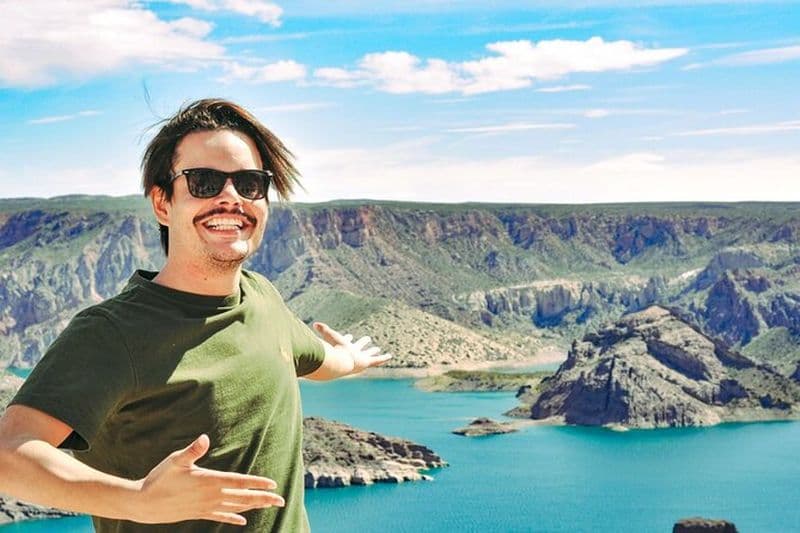 Un voyage à travers le noyau de la montagne à Atuel Canyon