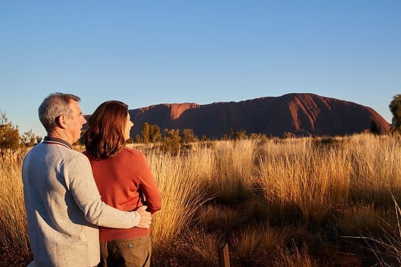 Excursion d'une demi-journée à Uluru Sunrise (Ayers Rock) et Kata Tjuta