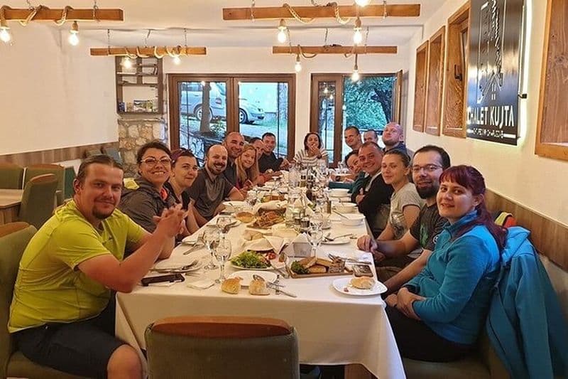 Un avant-goût du Kosovo – Expérience privée de vin et de nourriture à Rugova