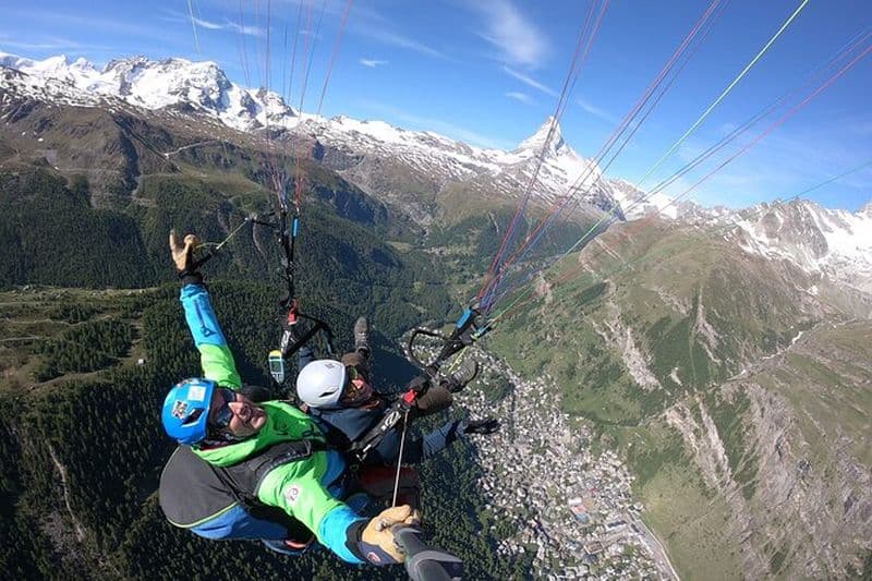 Vol prolongé en parapente devant le Cervin 30 minutes