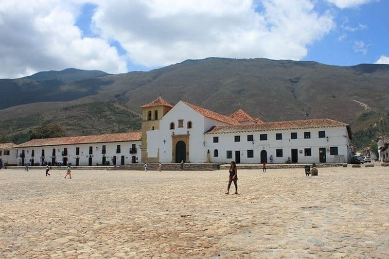 Découvrez Villa DE Leyva, une ville coloniale et historique et profitez du vignoble.