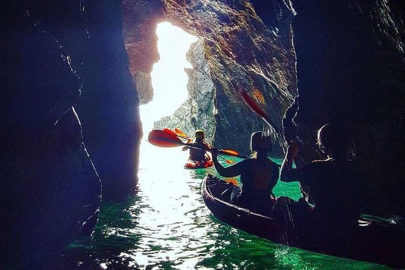 Billet Expérience de kayak dans les grottes marines