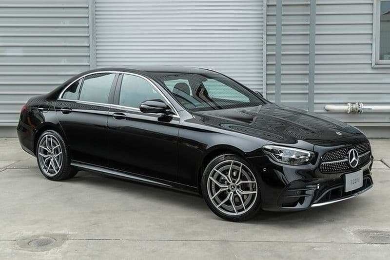 Transfert aéroport : Düsseldorf à l'aéroport DUS en voiture d'affaires