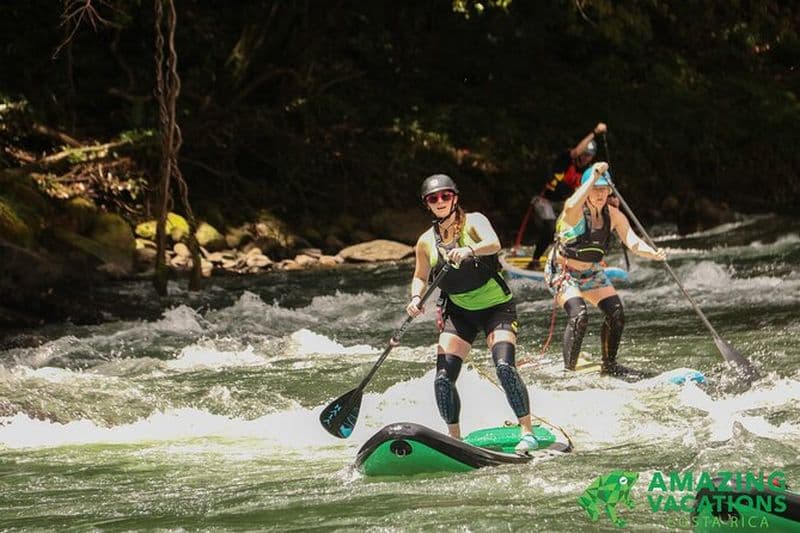 Cours de SUP en eaux vives au Costa Rica