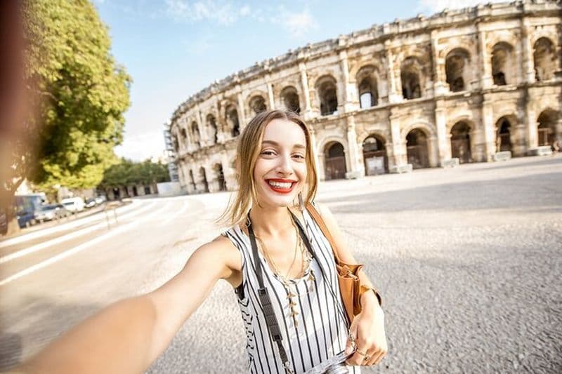 Nîmes : Billet Arène romaine antique et visite audio de la vieille ville