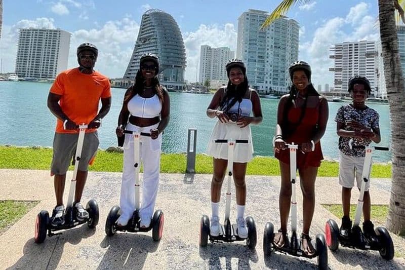 Segway Tour - Parfait pour tous les âges! Facile et passionnant – 1,5h