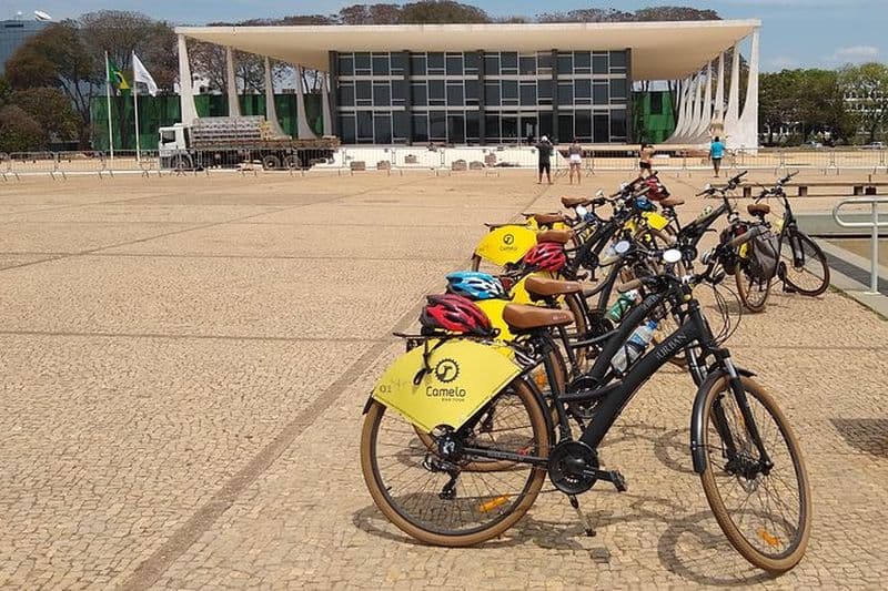 Visite à vélo des 4 échelles de Lucio