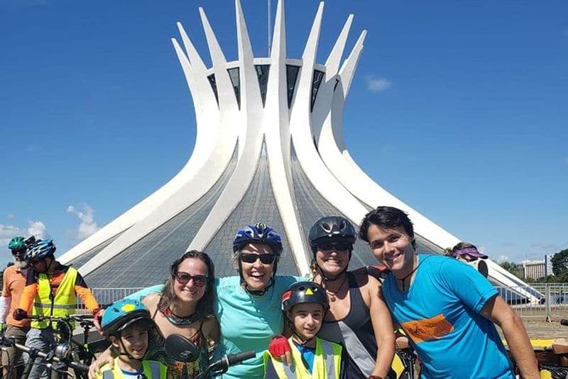 Visite à vélo de l'Axe monumental - Brasilia