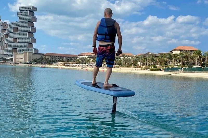 E-Foil Experience à l'intérieur de Palm Jumeirah Dubaï