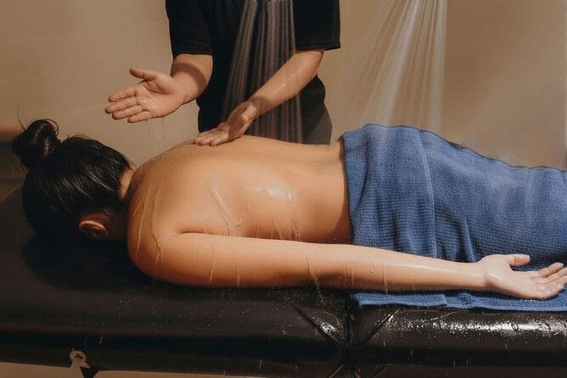 Lomi Lomi Massage & Douche Vichy à Cheltenham, Melbourne