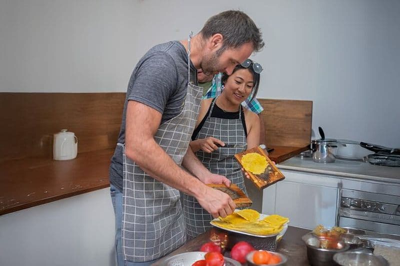 Billet Cours de cuisine dans un vrai restaurant de la vieille ville