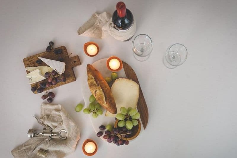 Tournée des vins de Budapest avec charcuterie à la saucisse et au fromage