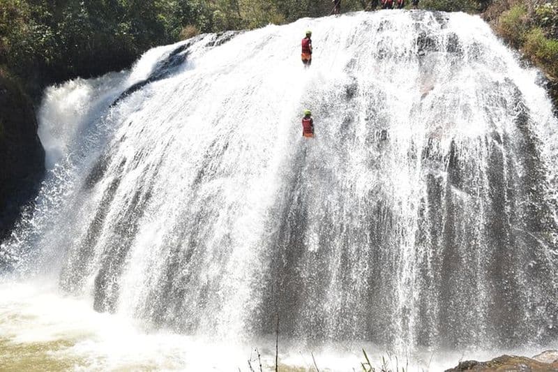 Excursion d'une journée à l'extrême Dalat Canyoning