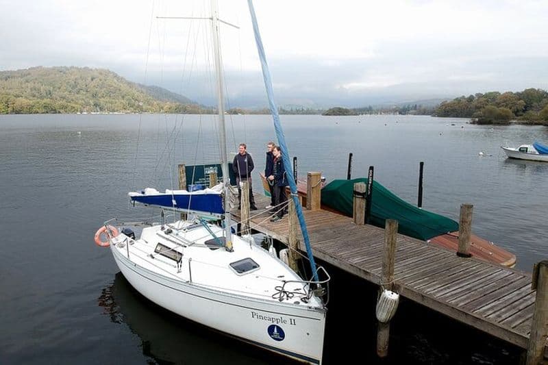 Expérience privée de voile d'une demi-journée sur le lac Windermere