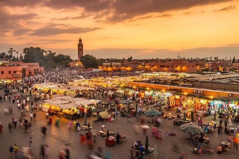 Excursion d’une journée à Marrakech au départ de Casablanca – Véhicule de luxe et pick-up