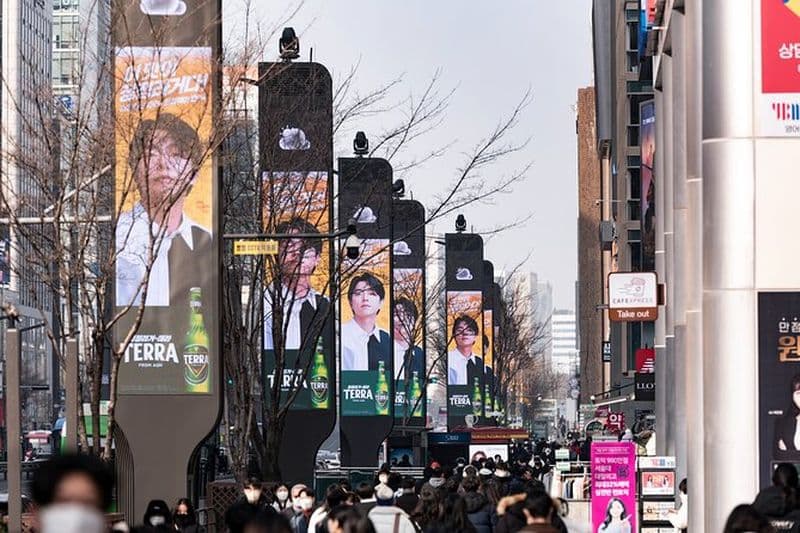 Visite à pied de Gangnam sur la jeunesse et la société à Séoul en Corée