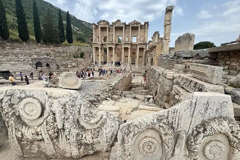 Visite privée d'Ephèse au départ d'Izmir avec dégustation de vin et déjeuner