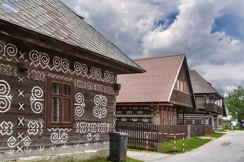 Visite privée de Bratislava Cicmany avec bain thermal