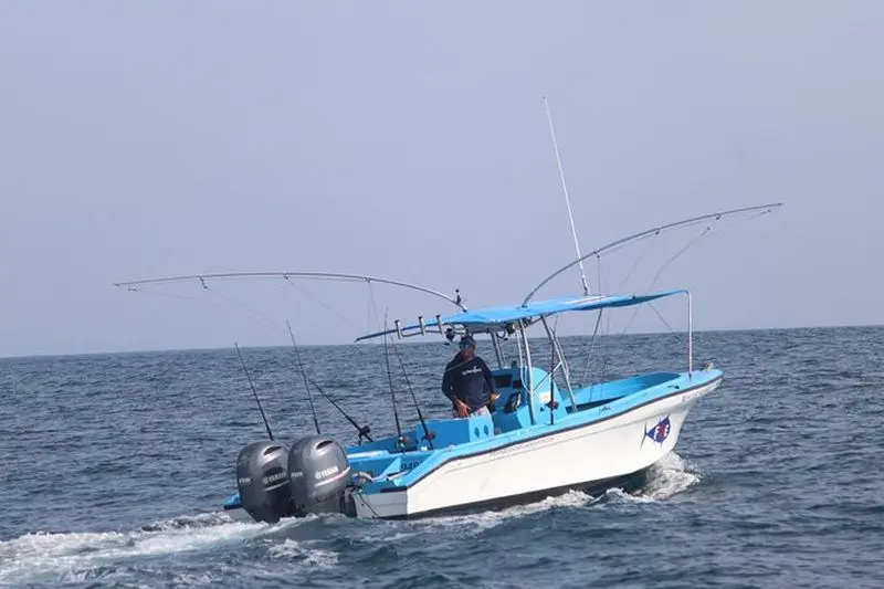 Excursion de pêche sportive à la journée complète en bord de mer ou en haute mer