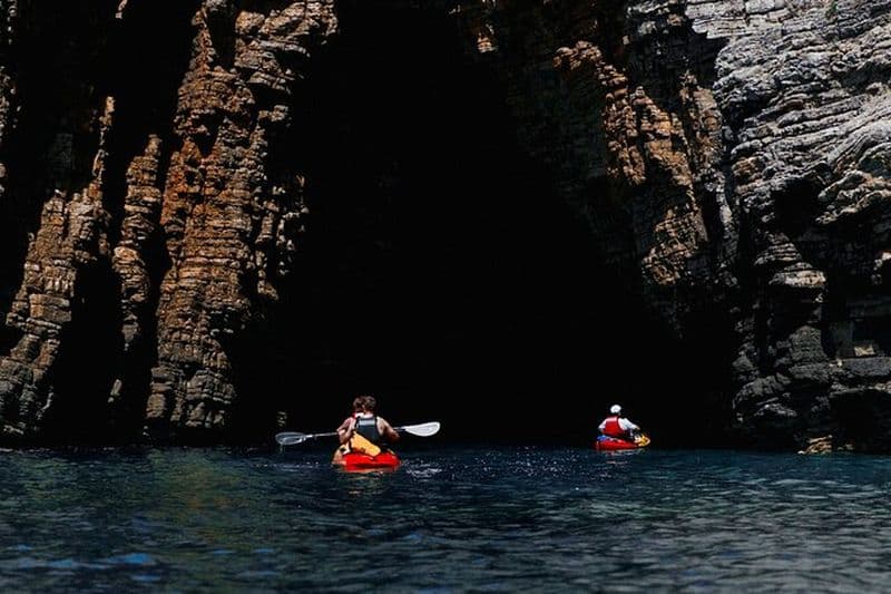 Billet Budva Bay : Excursion en kayak et SUP aux grottes côtières