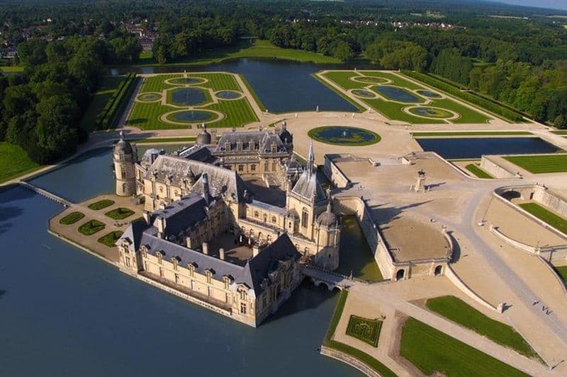 Musée privé de Chantilly et du cheval avec minibus