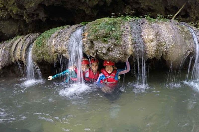 Spéléologie, randonnée, aventure en body rafting à Porto Rico