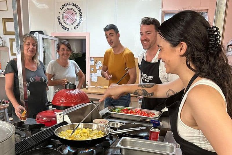 Billet Cours de cuisine de tapas espagnoles avec musique live à la guitare
