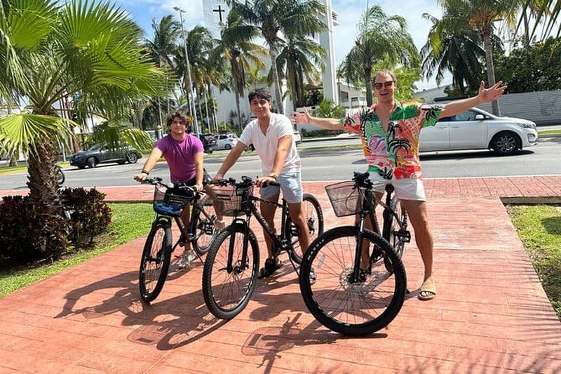 E Bike Segway ou Circuit régulier à vélo de Cancún - Choisissez votre trajet!