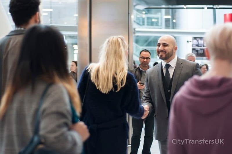 Transfert privé à votre arrivée à Dublin : de l'aéroport à votre hôtel/hébergement