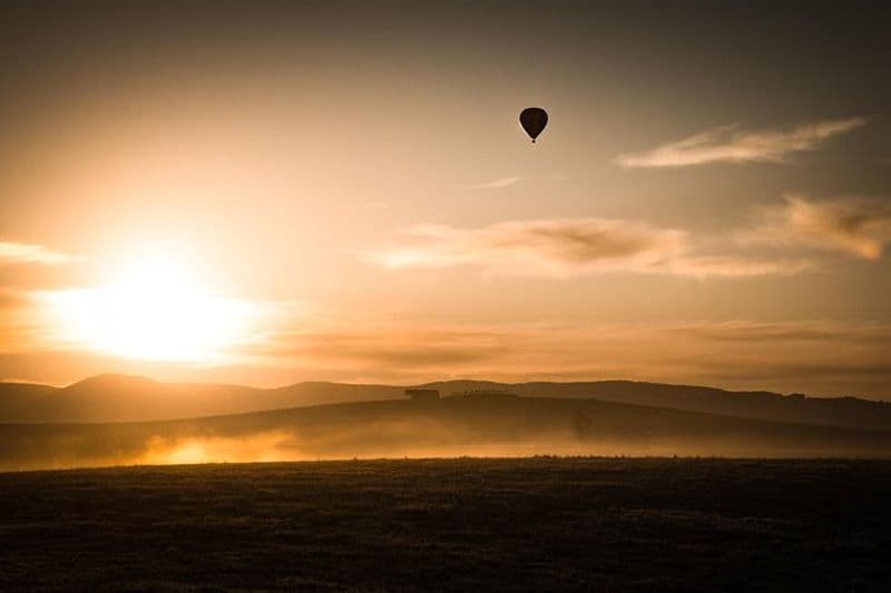 Vol en montgolfière au lever du soleil et champagne